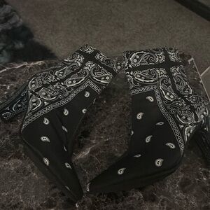 Bandana Booties -Size 10